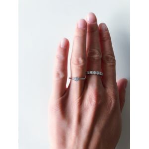 白金圆形钻石 6 爪订婚戒指 - 照片 4