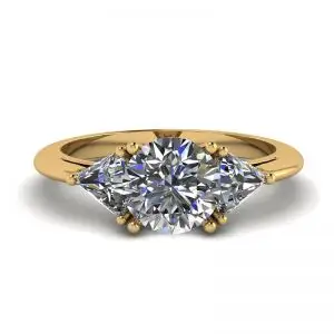 18K 金三钻戒指