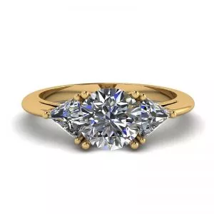 18K 金三钻戒指
